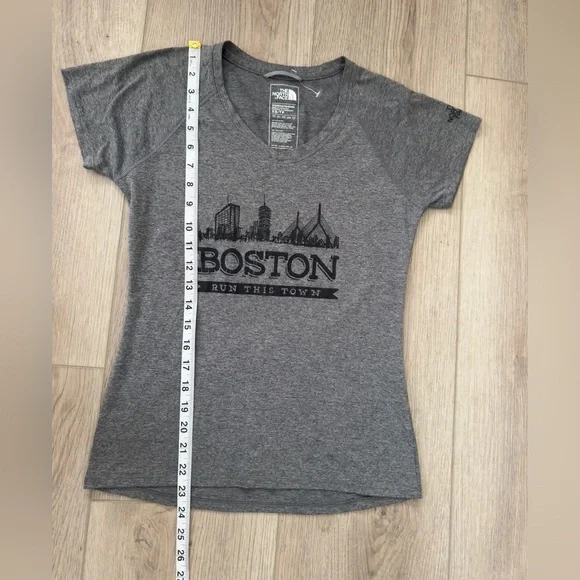 The North Face short sleeve places (BOSTON) Tee woman’s 🏢 - Picture 2 of 7
